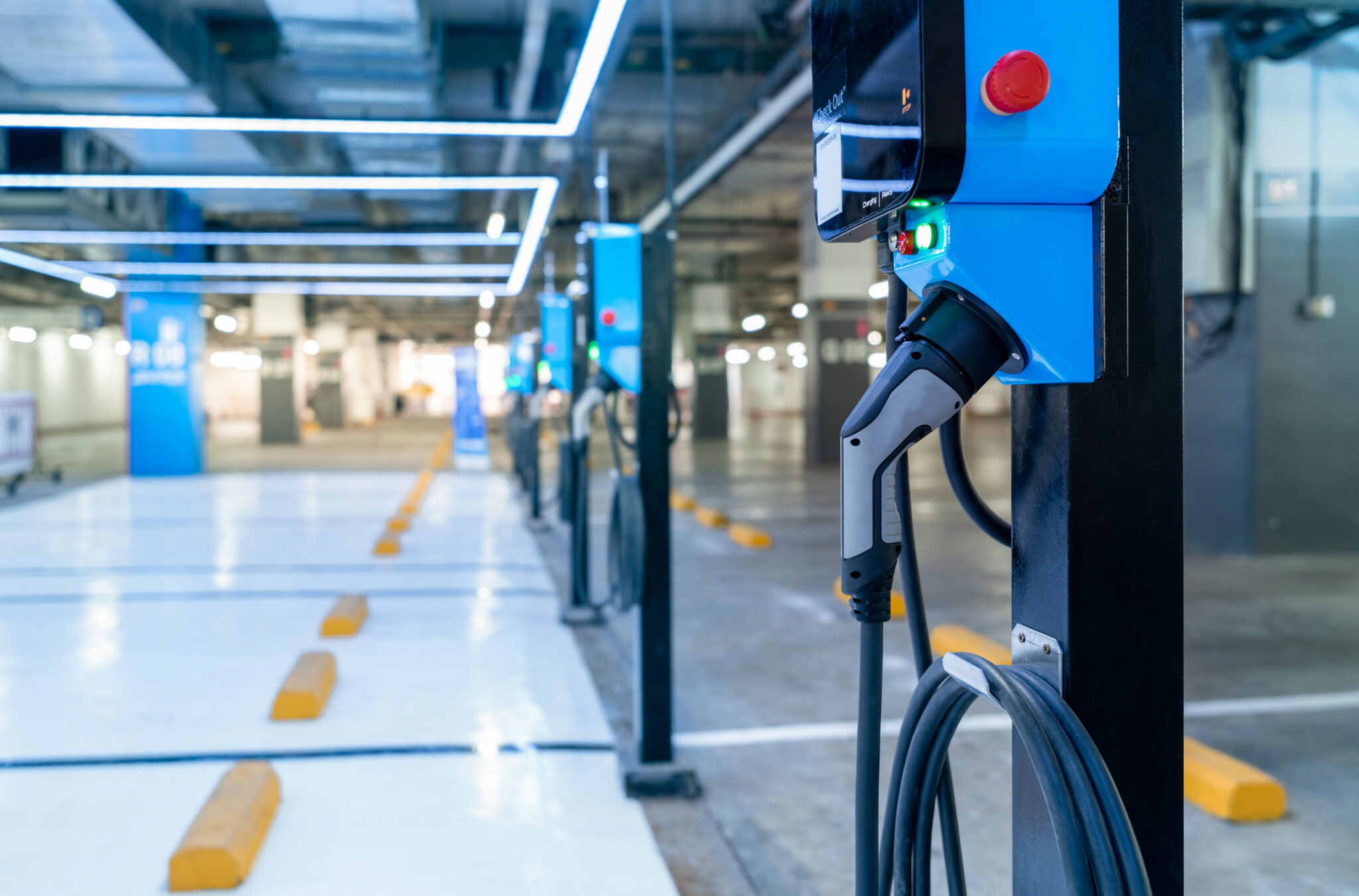 รวมจุดชาร์จ EV ในห้างสรรพสินค้า:ชาร์จฟรี หรือจ่ายเท่าไหร่?